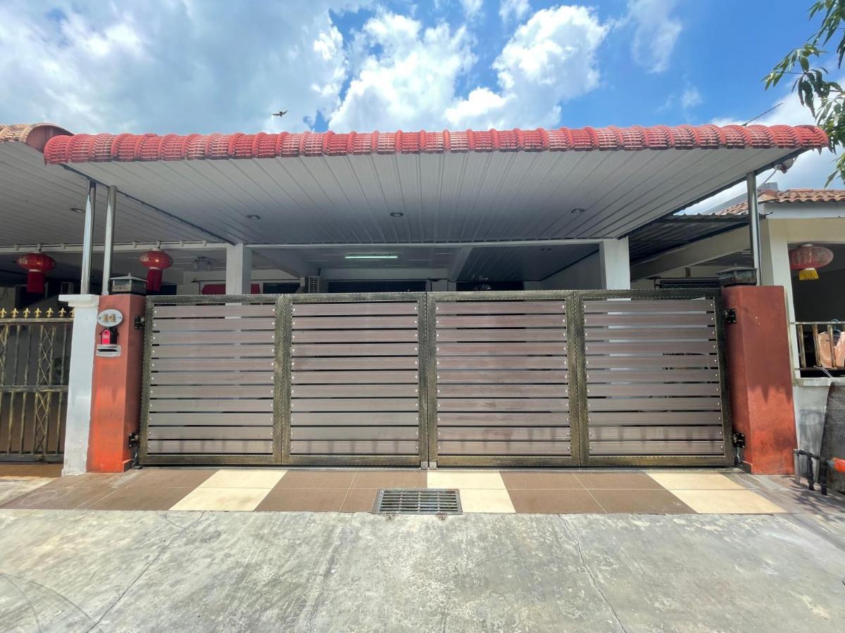 בוקיט מרטג'אם Cozy Murni 14Th Entire 3 Bedroom House At Alma Bkt Mertajam מראה חיצוני תמונה